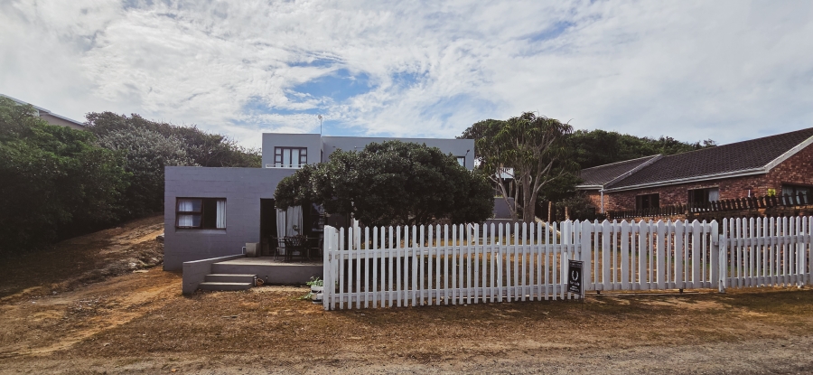 4 Bedroom Property for Sale in Boknesstrand Eastern Cape